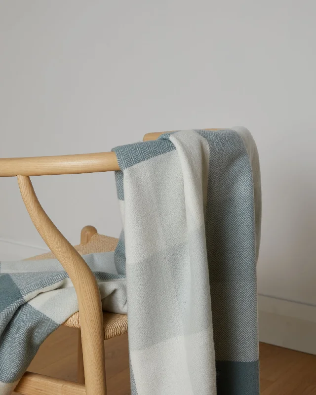 Steals and Deals Foxford Aille Lambswool Throw