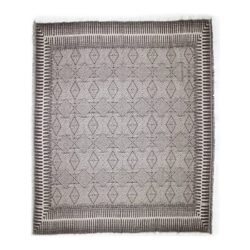 Weekend Specials to Savor Allfresco Throw Sand