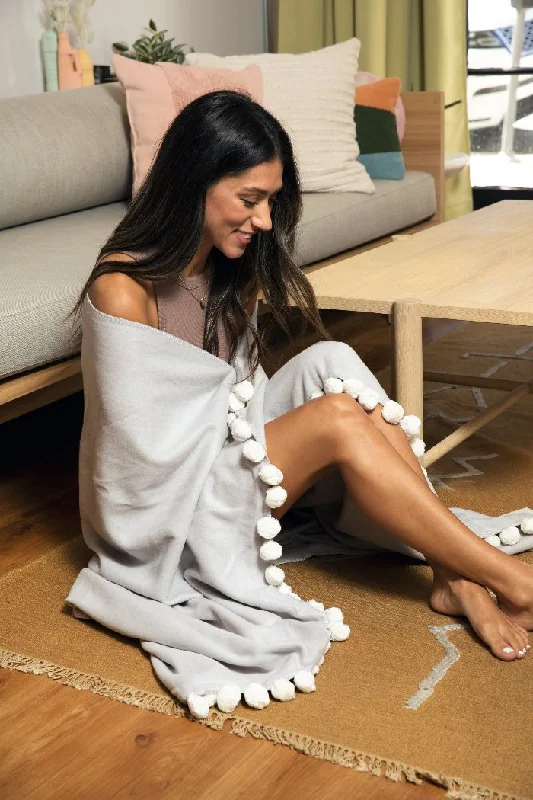 Exclusive Offer Luxxe Pom Pom Throw