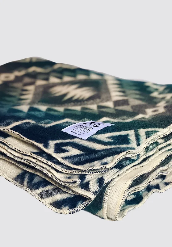 Limited Availability Epera Blanket | Blue/Green