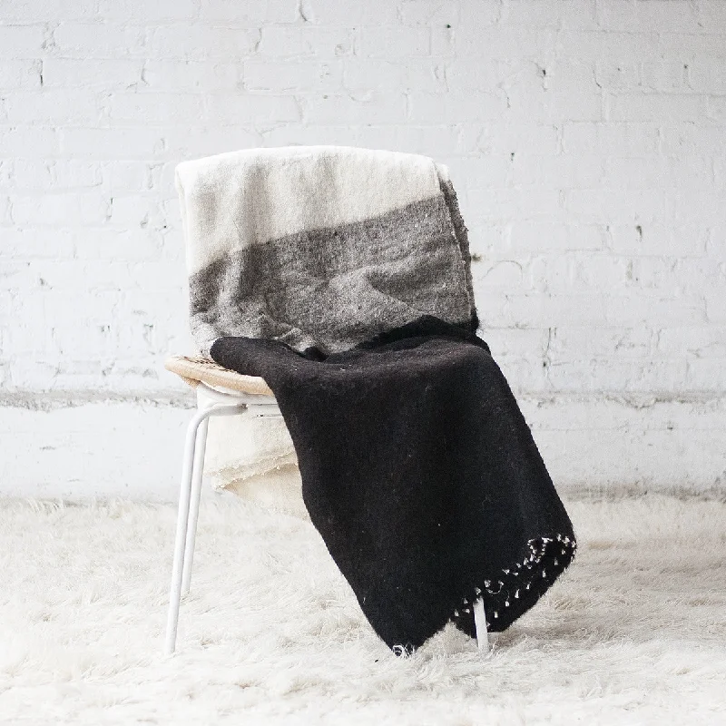 Bargain Alert FUERTE WOOL BLANKET