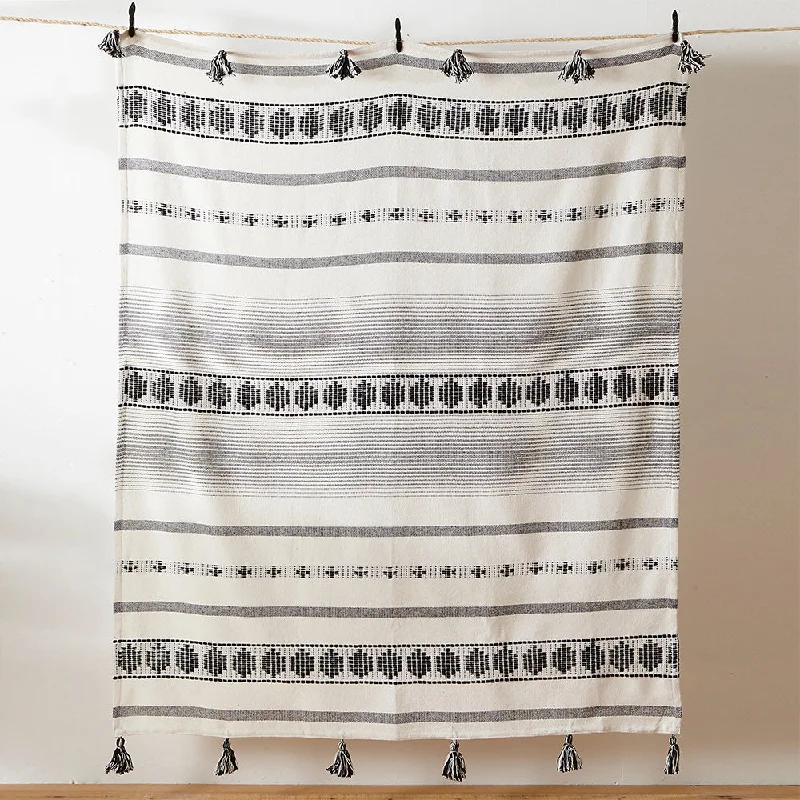 The Best Prices Pangea Tasselled Throw Black
