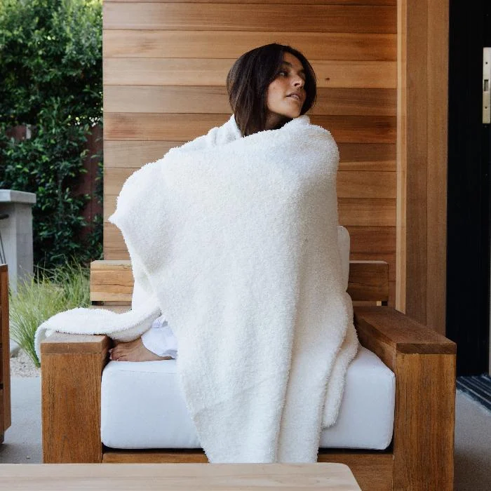 Price Drop Luxxe Feather Yarn Throw