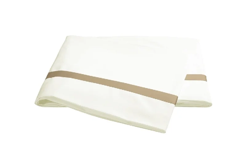 Hurry In Lowell Champagne on Ivory Bedding