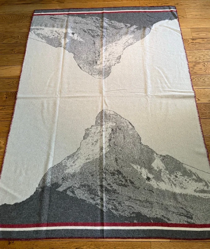 Exclusive Offers Matterhorn blanket