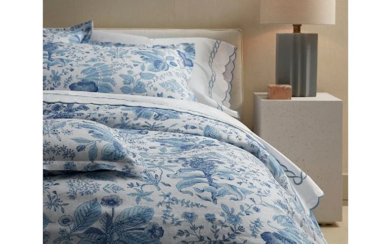 Unmissable Offer Pomegranate Linen Bedding in Porcelain Blue | Matouk Schumacher