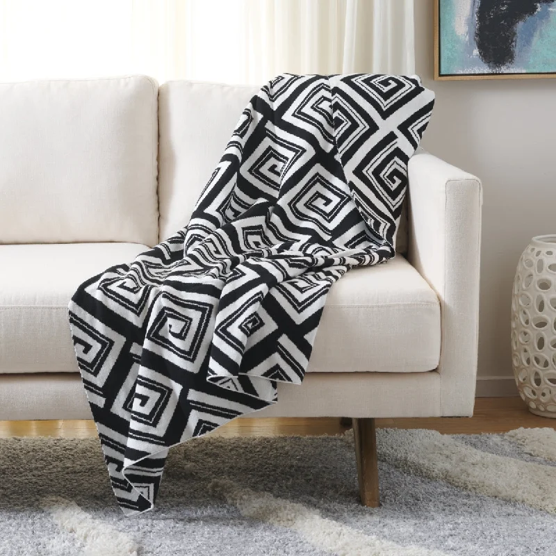 Bargain Alert Safavieh Veda Throw