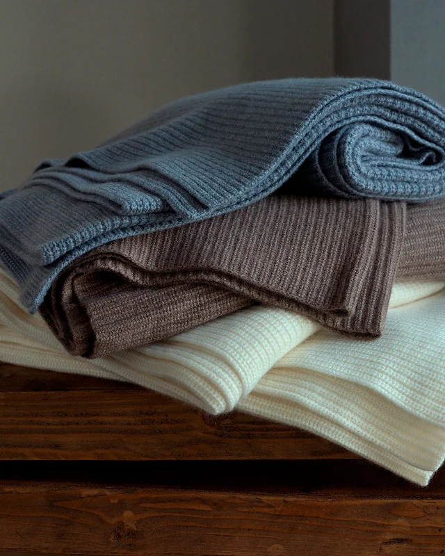 Weekend Specials to Indulge In Shaker Knit Cashmere Throw