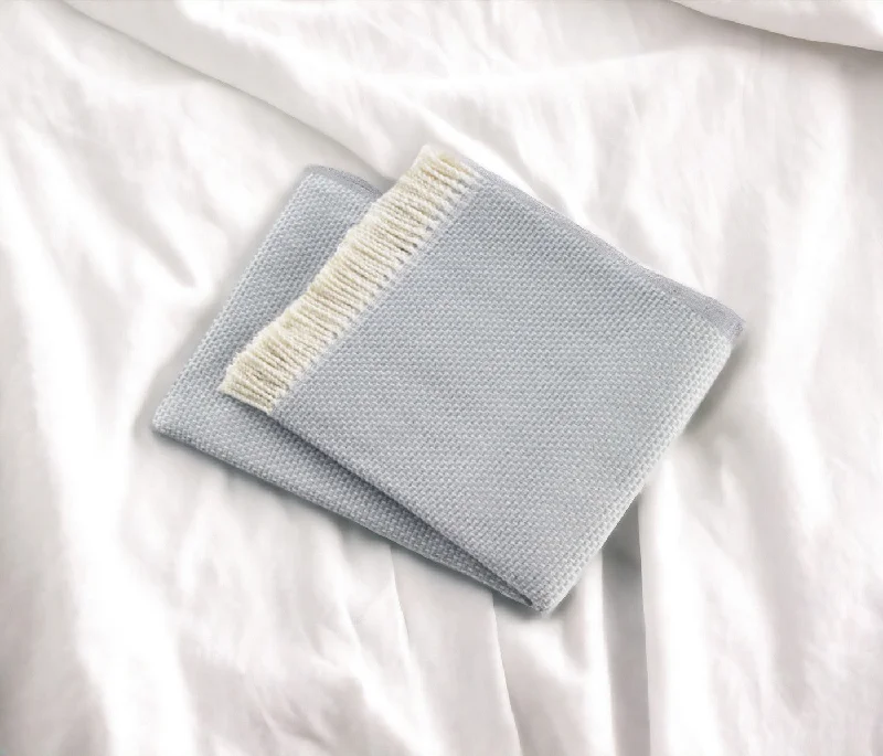 Weekend Discounts to Enjoy Soft Sky Blue Links Pattern Throw Blanket