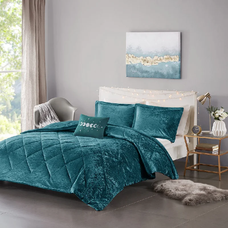 Super Bargain Streamdale Felicia Velvet Comforter Set