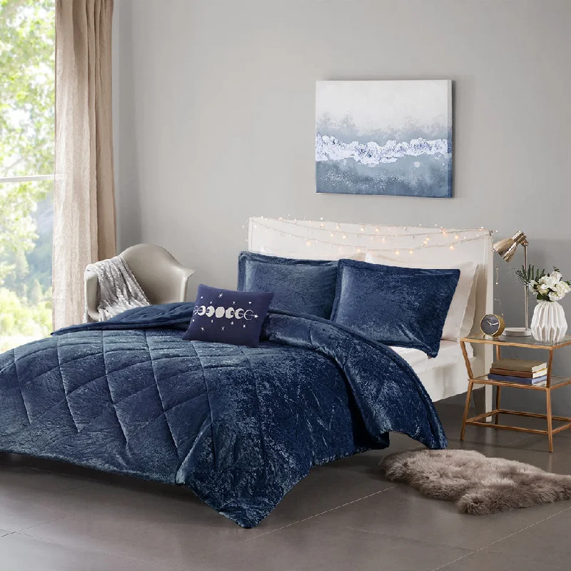 The Best Prices Streamdale Felicia Velvet Comforter Set