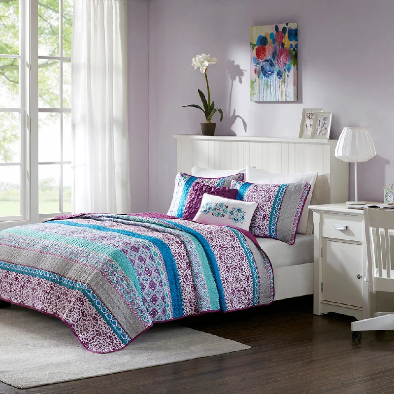 Weekend Deals You Can't Resist Streamdale Joni Reversible Quilt Set With Throw Pillows