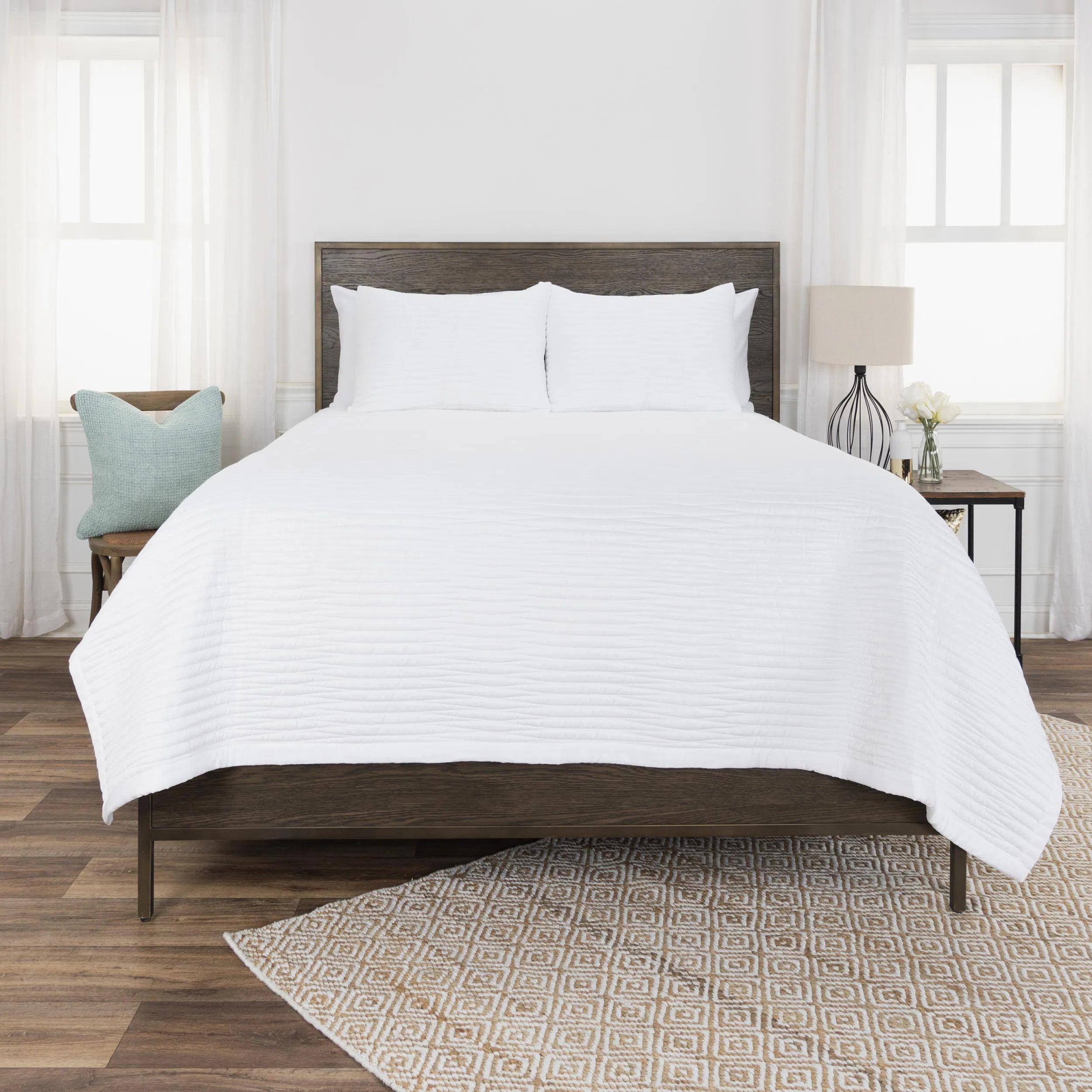 Price Cut White Quilt Set For Bedroom Parker